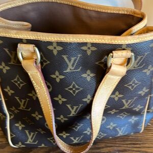 Hall Louis Vuitton bag it is authentic.